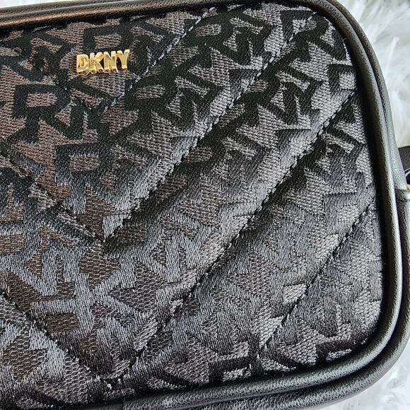NEW DKNY 4 in 1 Belt/Crossbody Bag - Picture 8 of 14